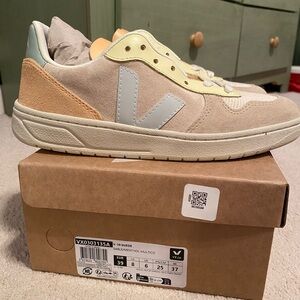 Veja V-10 Suede Sneaker